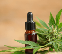 CBD na sen: Jak stosować kannabidiol, aby poprawić jakość snu
